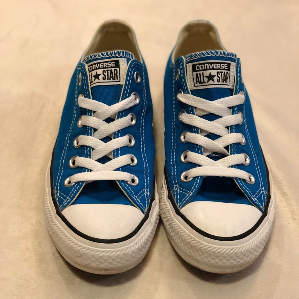 Blue All Star Converse Low Men’s 5 Women’s 7
